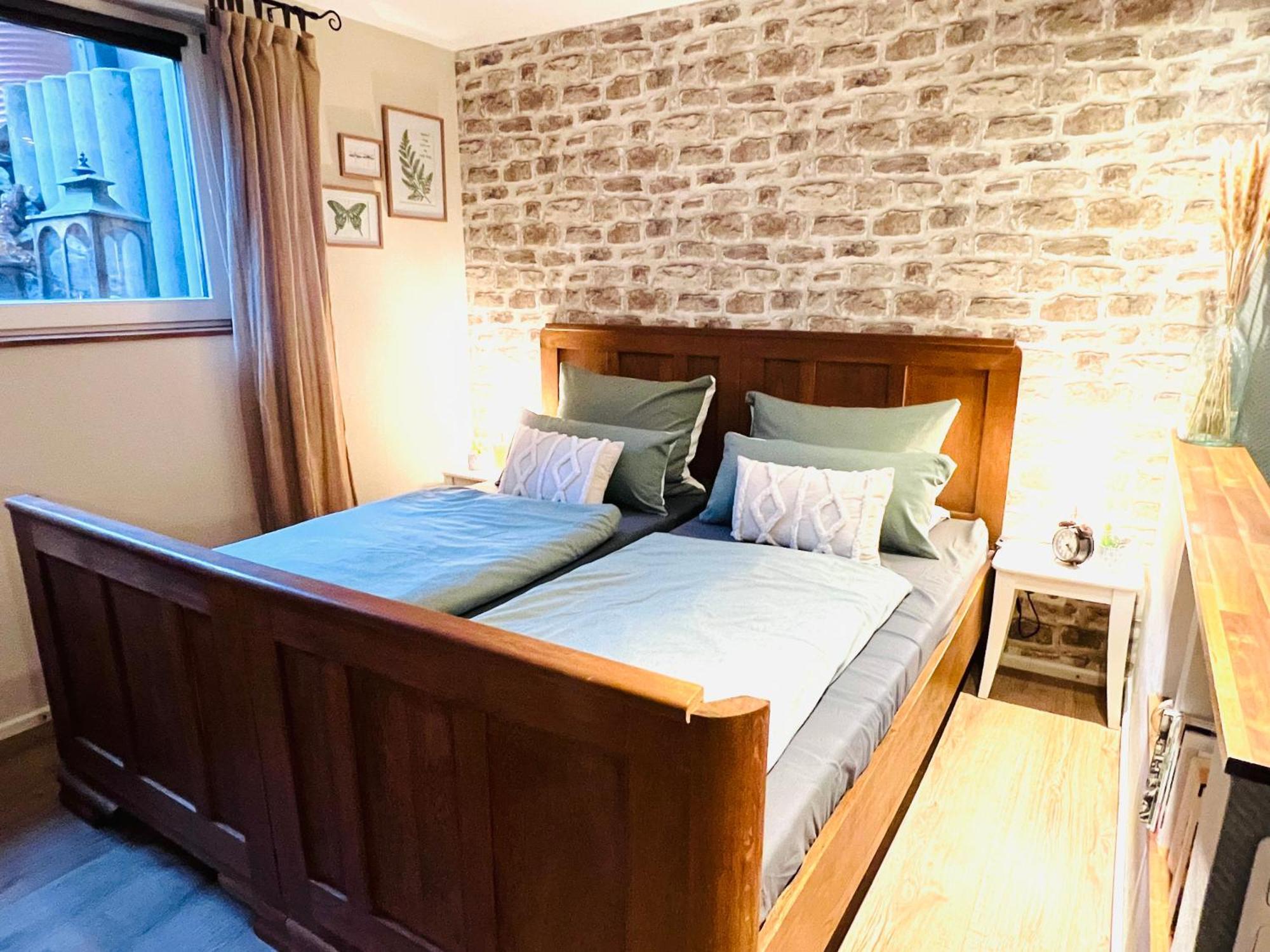 Ferienwohnung Palatina Heuchelheim-Klingen Luaran gambar