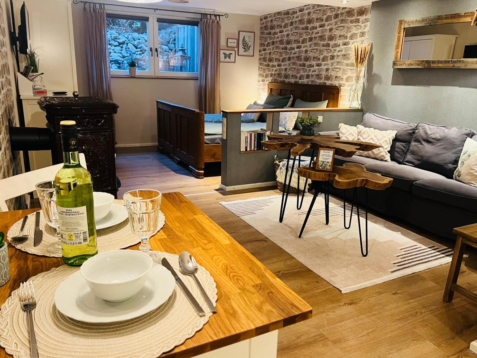 Ferienwohnung Palatina Heuchelheim-Klingen Luaran gambar
